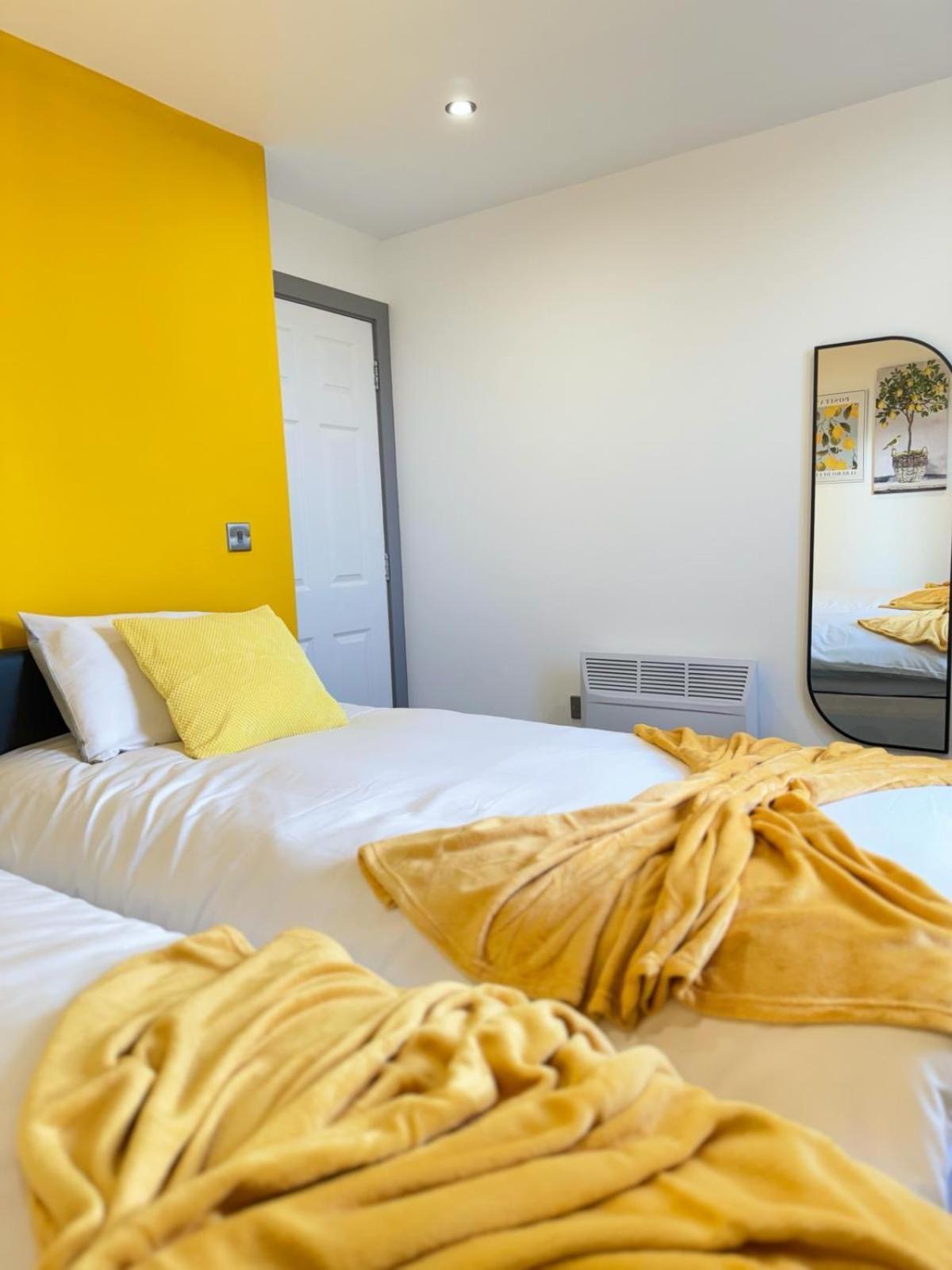 Апартаменты Uts Luxury Living Yeadon