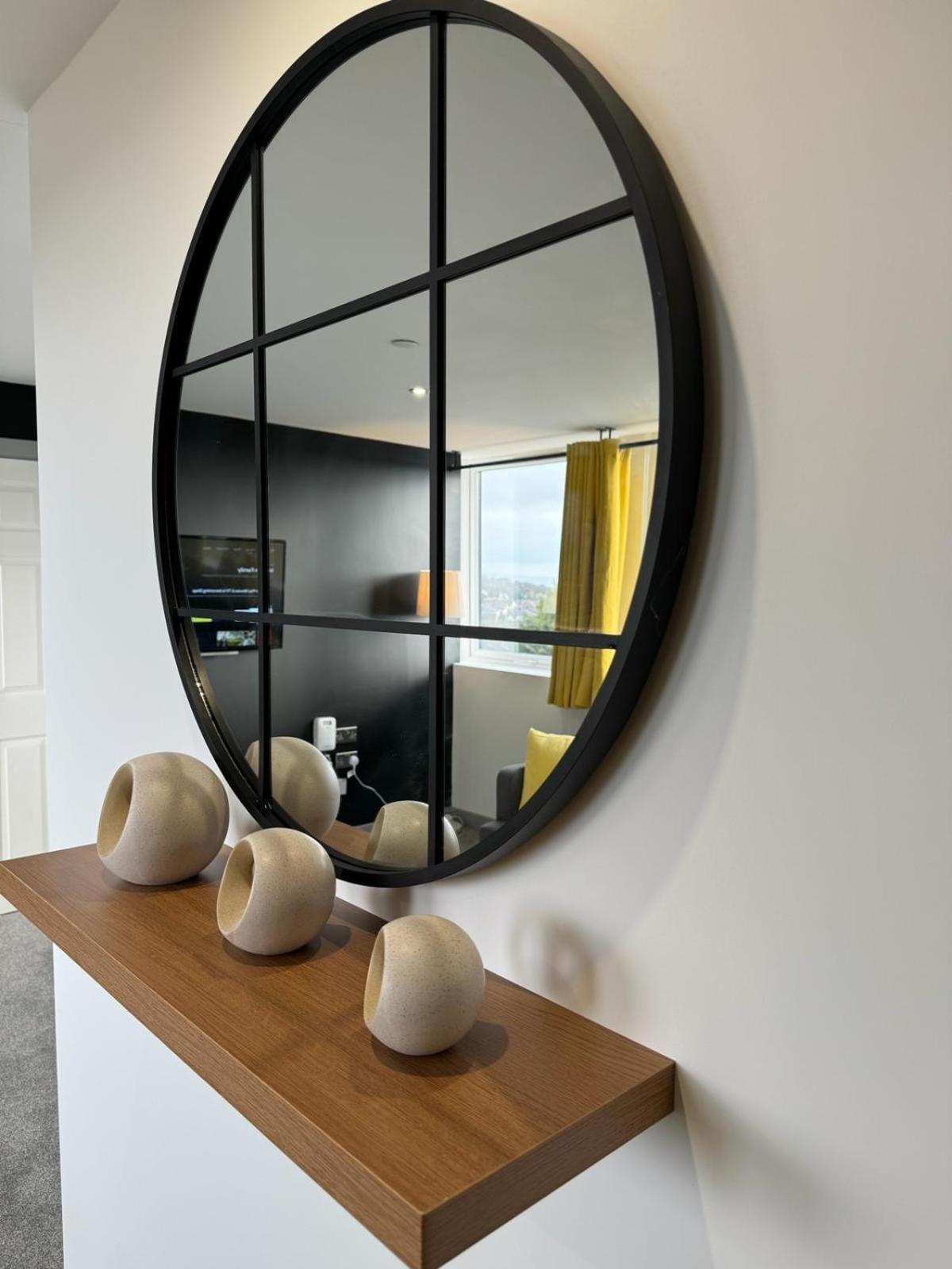 Uts Luxury Living *
